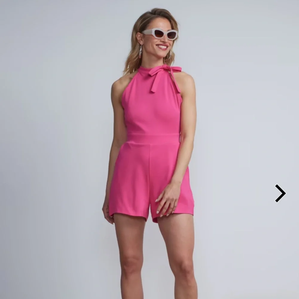 Pink romper - Picture 2 of 2